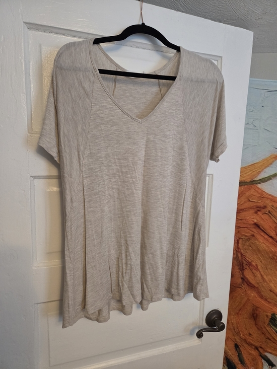 Carly Jean Los Angeles Tops - Carly Jean Los Angeles Light Beige V-Neck Short Sleeve Top